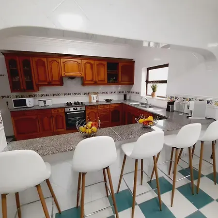 Villa With Private Pool And Nearby Beach *